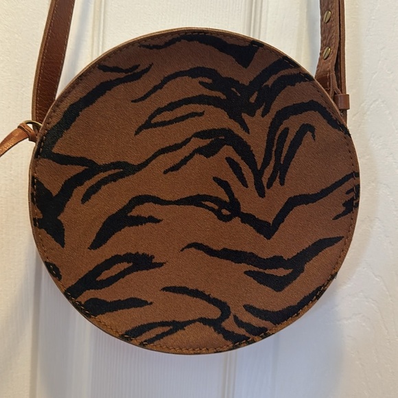 Madewell Round Crossbody, 100% leather & calf hair. Brown, Adjustable strap. - Picture 7 of 7